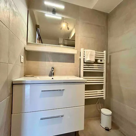 D'este - 2 People - Pool - 2 Min To Apartment *