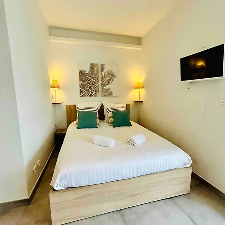 D'este - 2 People - Pool - 2 Min To * Antibes