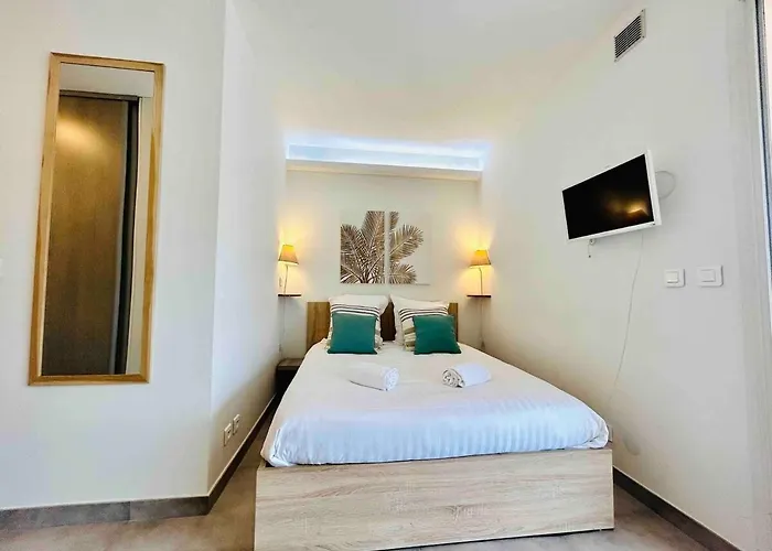 D'este - 2 People - Pool - 2 Min To *